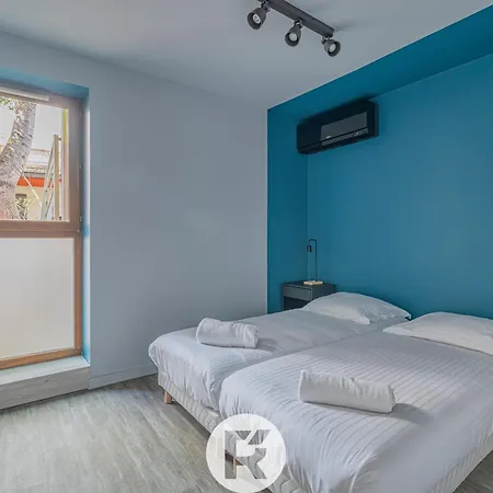 4 * Grenoble