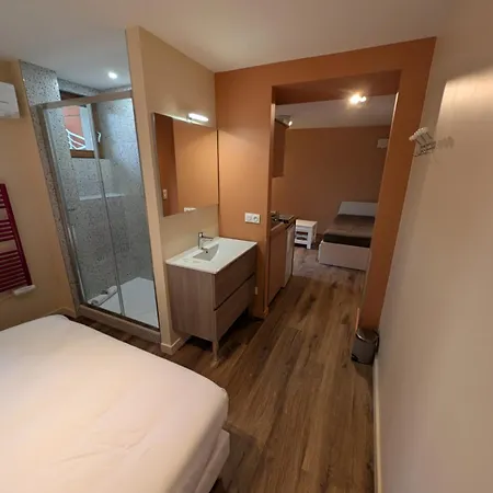 4 * Grenoble